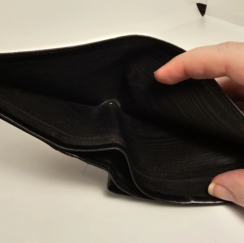 Prada Black Leather Wallet - Mens - Picture 3 of 14